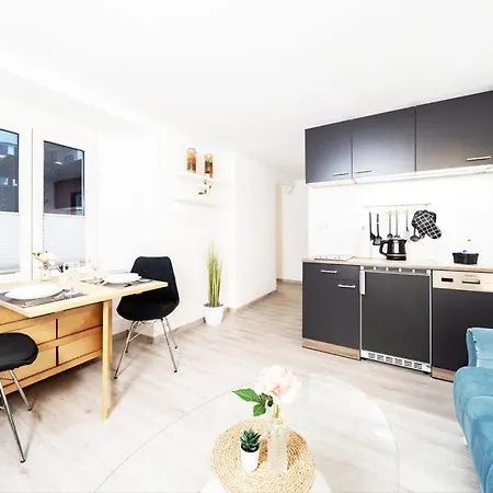 Messe Ausstattung Netflix Wlan דירה *