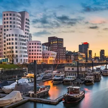 Messe Ausstattung Netflix Wlan Apartamento Düsseldorf